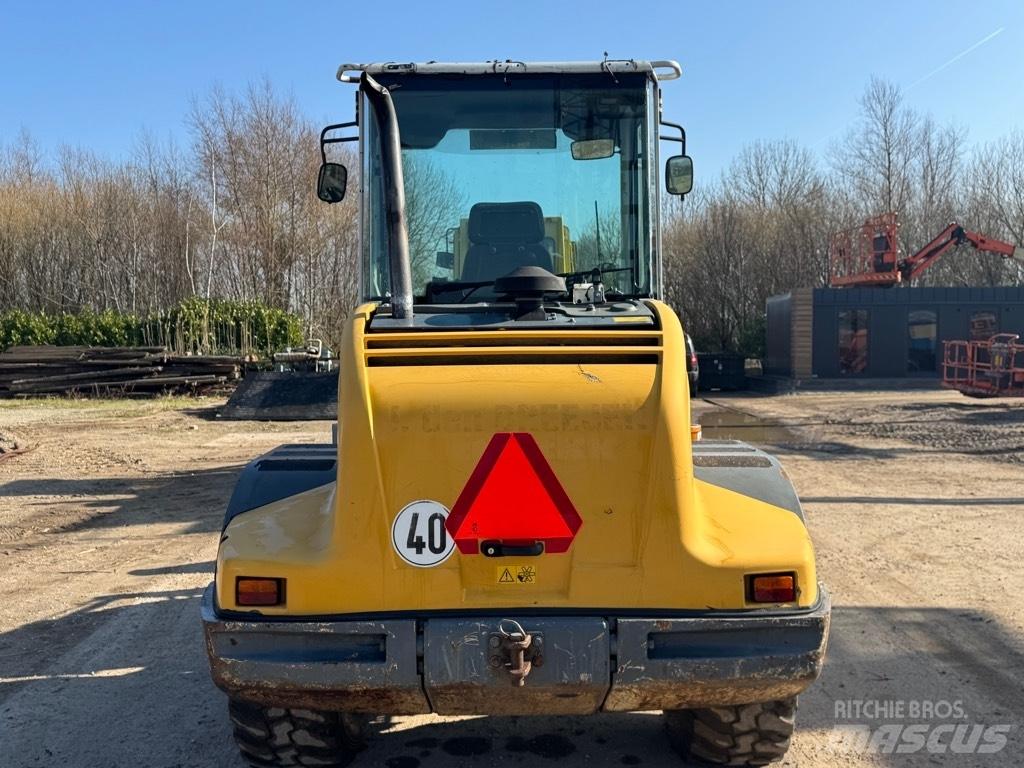 Liebherr L 508 Incarcator pe pneuri