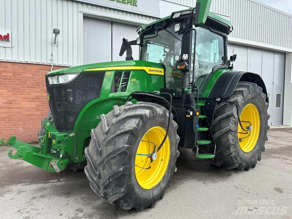 John Deere 7R 330 Tractoare
