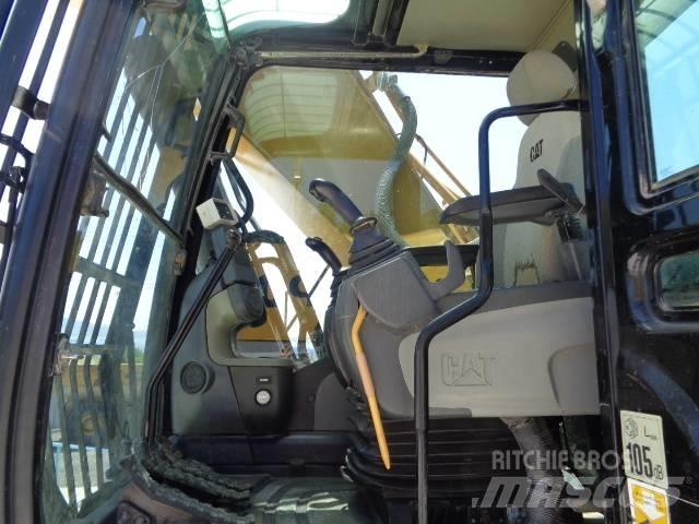 CAT 330 D L Excavatoare pe șenile
