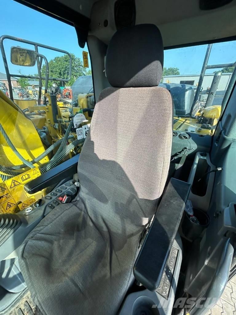 Komatsu PC 210 LC-11 Excavatoare pe șenile
