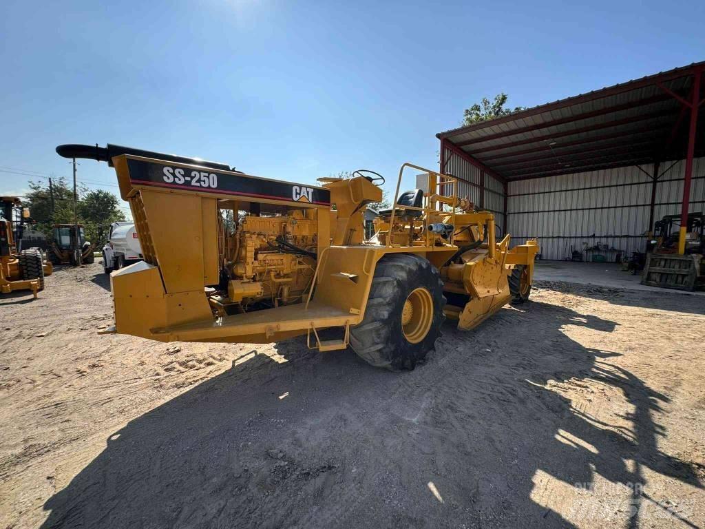 CAT SS 250 Pavatoare asfalt