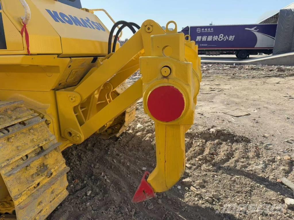 Komatsu D 85 EX-18 Buldozere pe senile