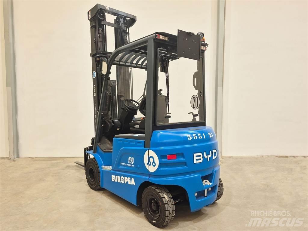  SEF25B Stivuitor electric