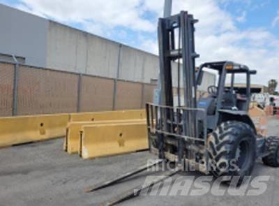 CASE 586H Masini de teren dificil