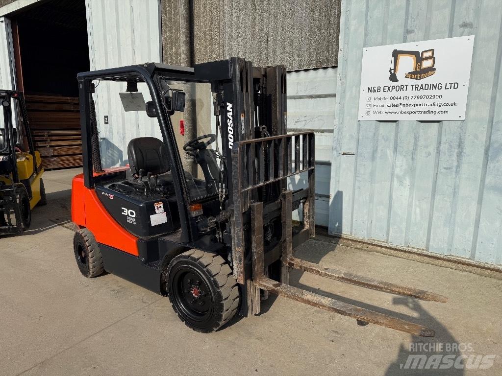 Doosan D 30 Stivuitor diesel