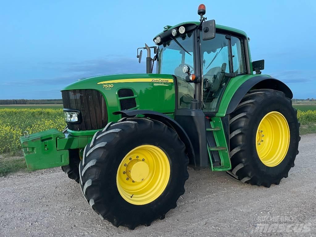 John Deere 7530 Tractoare