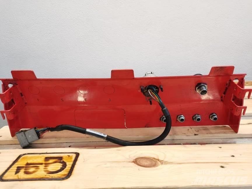 Manitou MLT shield Cabine si interior