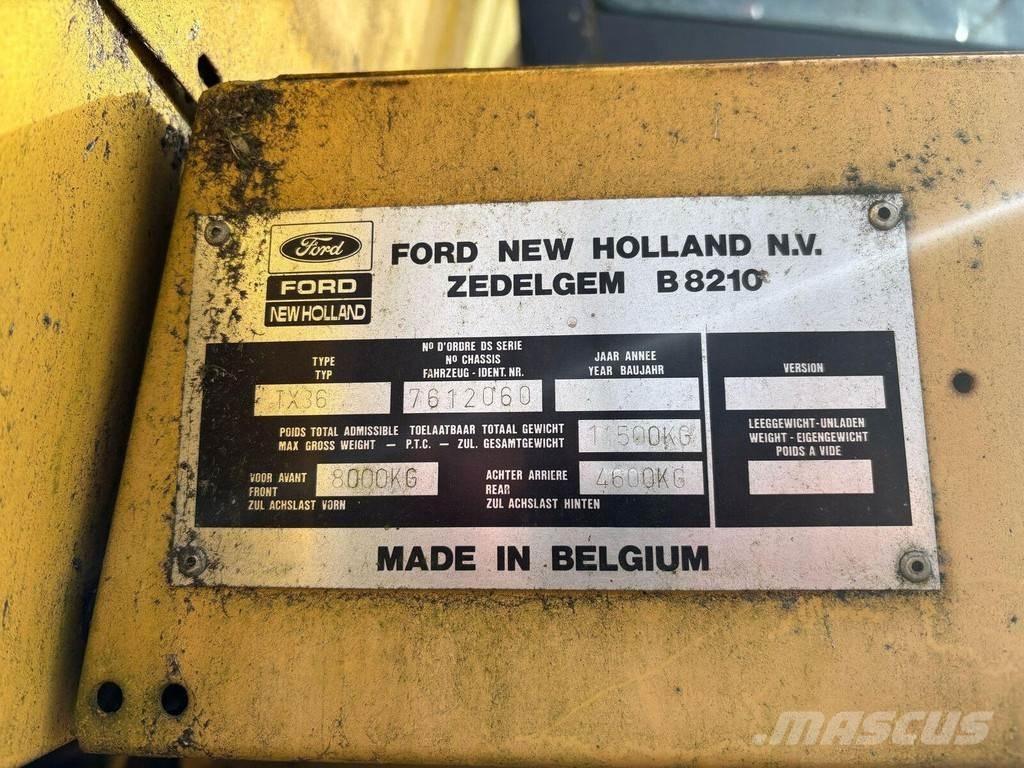 New Holland TX 36 Combine de secerat