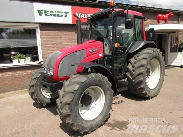 Valtra A93 HITECH Tractoare