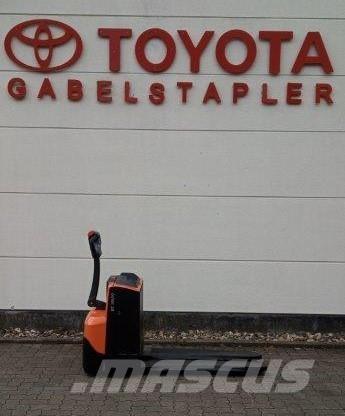 Toyota LWE 200 Transpaleta manuala