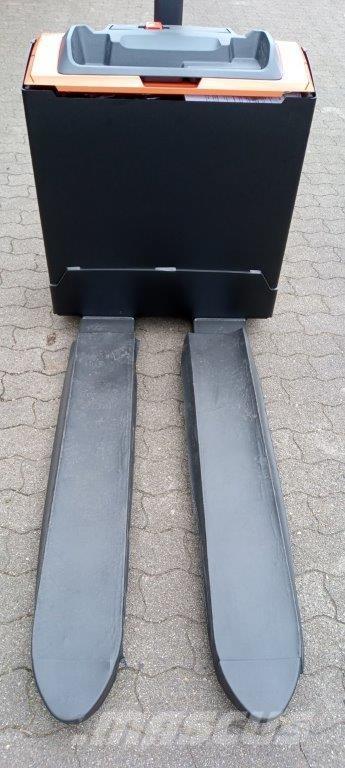 Toyota LWE 200 Transpaleta manuala