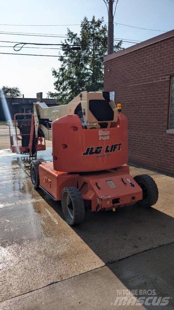 JLG E 400 AJPN Nacele cu brat articulat