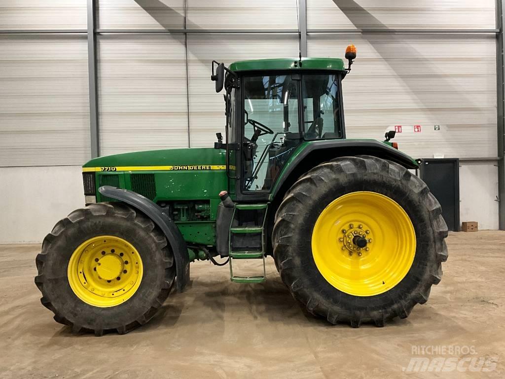 John Deere 7710 Tractoare