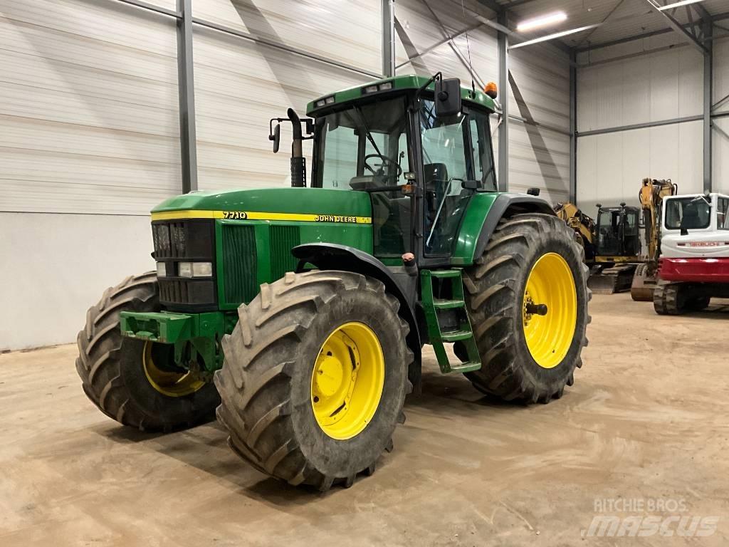 John Deere 7710 Tractoare