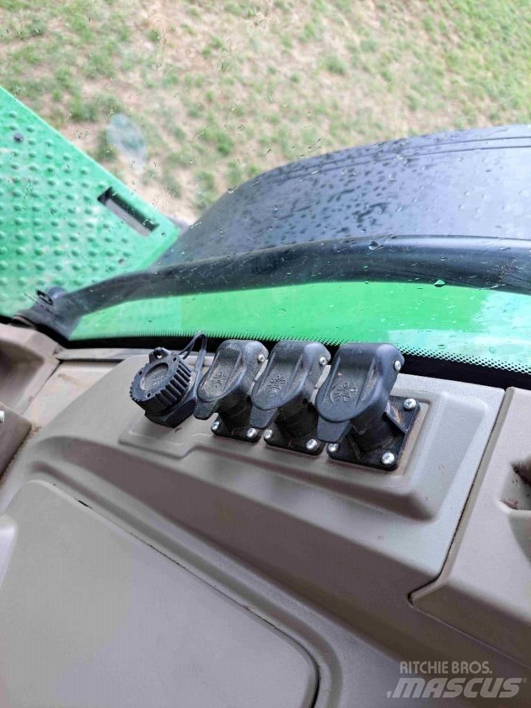 John Deere 8R410 Tractoare
