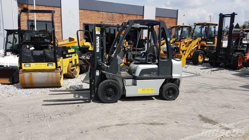 Nissan U1D2A25LQ Stivuitor GPL