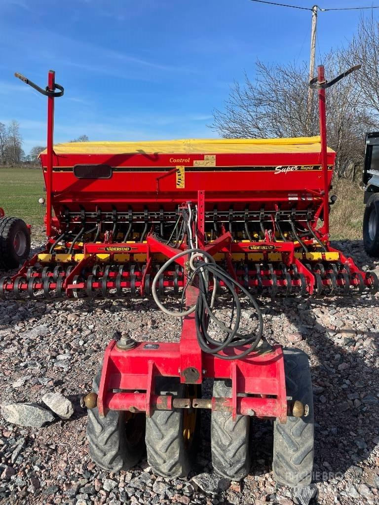 Väderstad Rapid400C Perforatoare