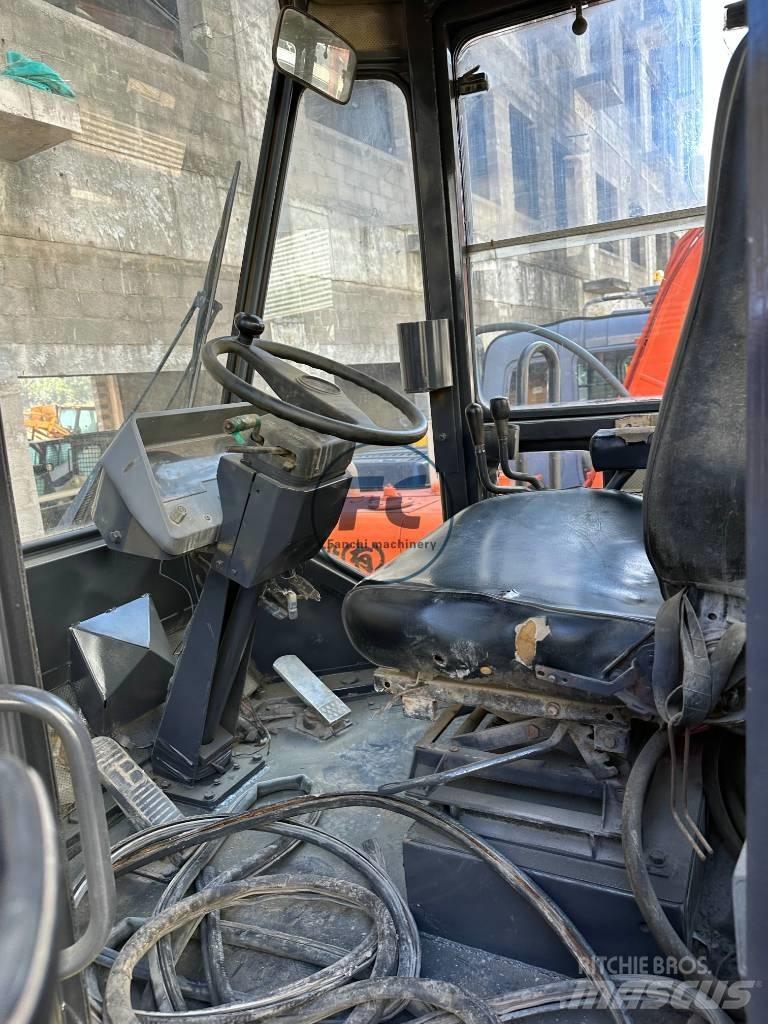 Komatsu WA 320 Incarcator pe pneuri