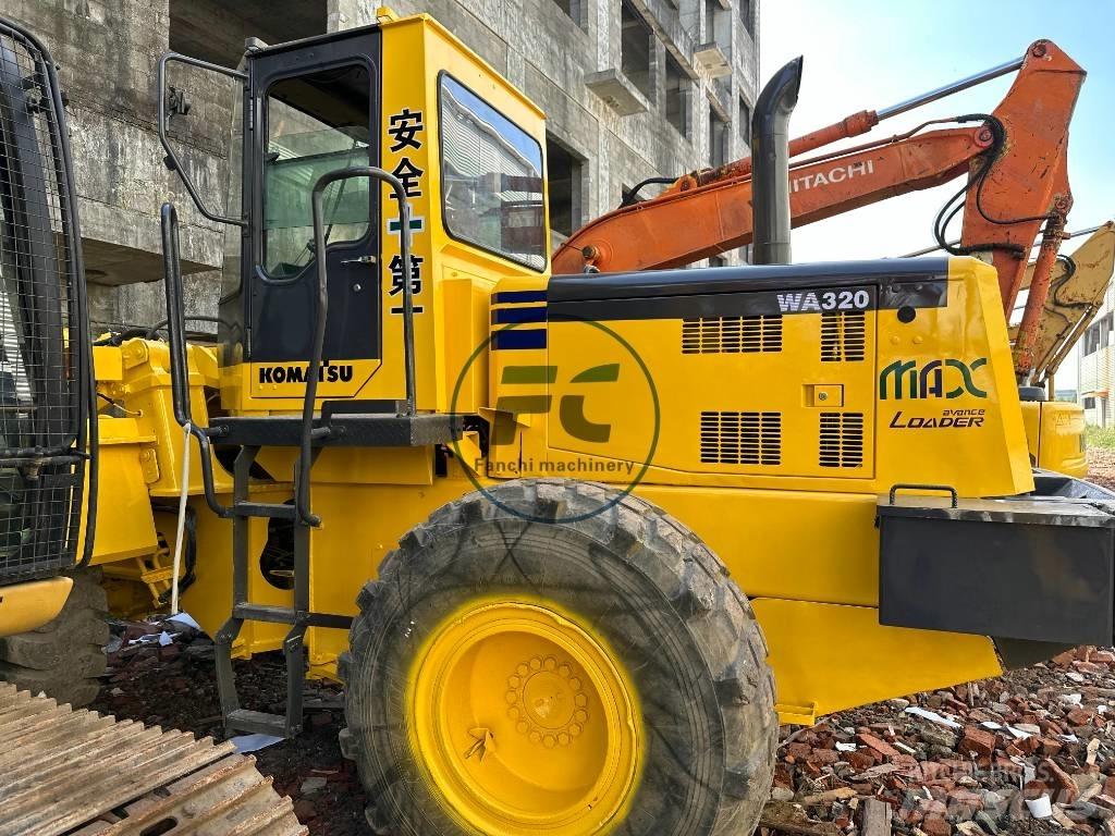 Komatsu WA 320 Incarcator pe pneuri