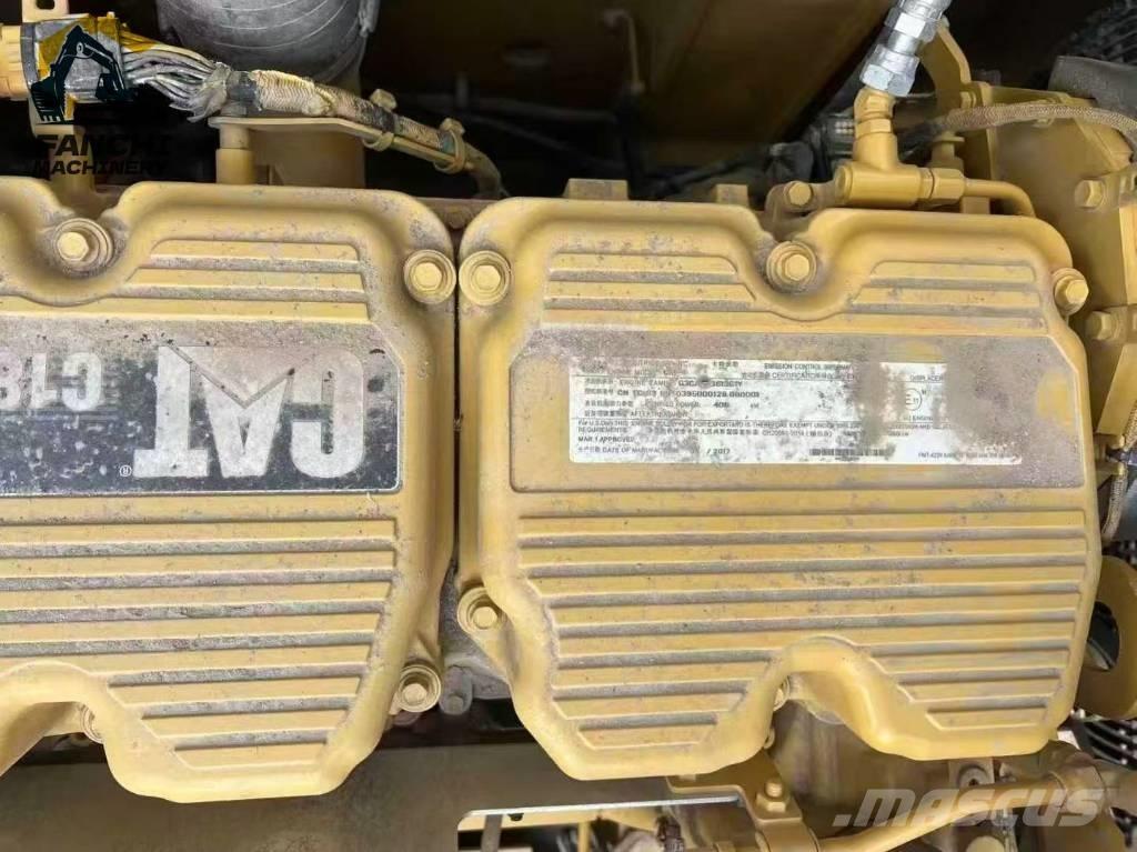 CAT 390F Excavatoare pe șenile
