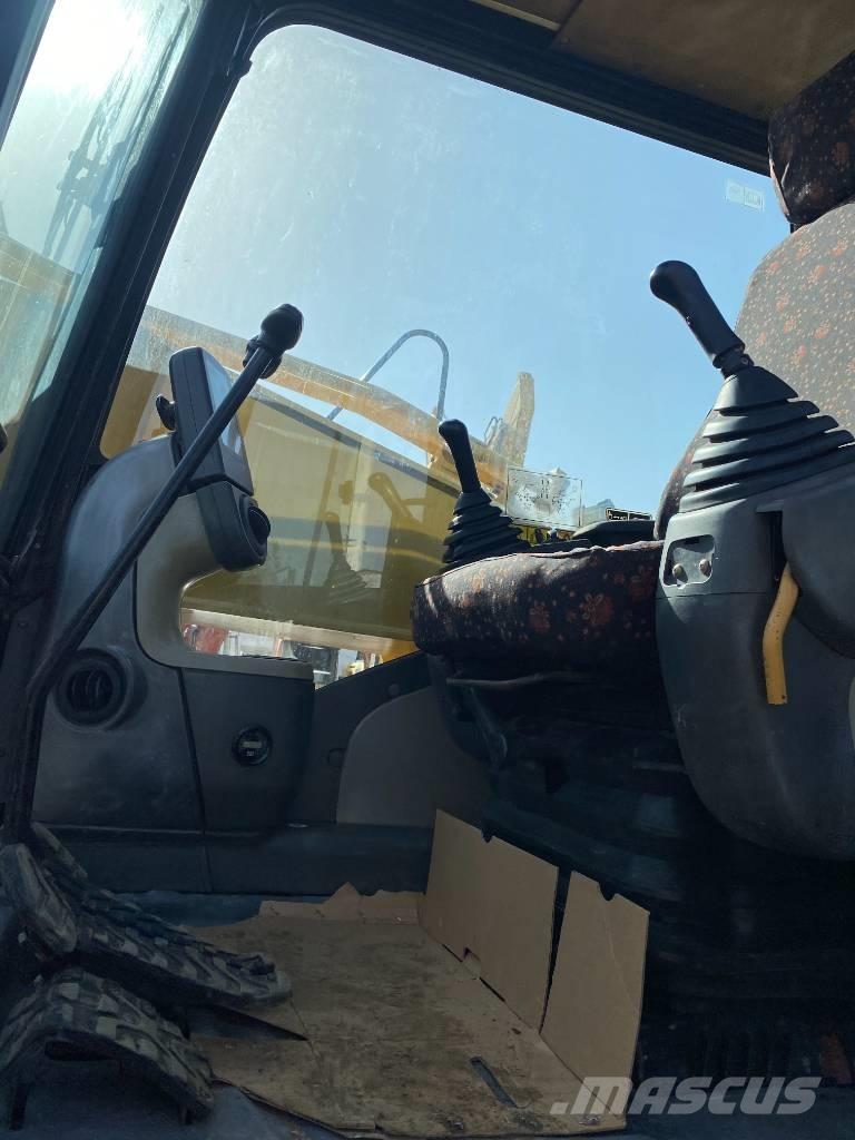 CAT 326D Excavatoare pe șenile
