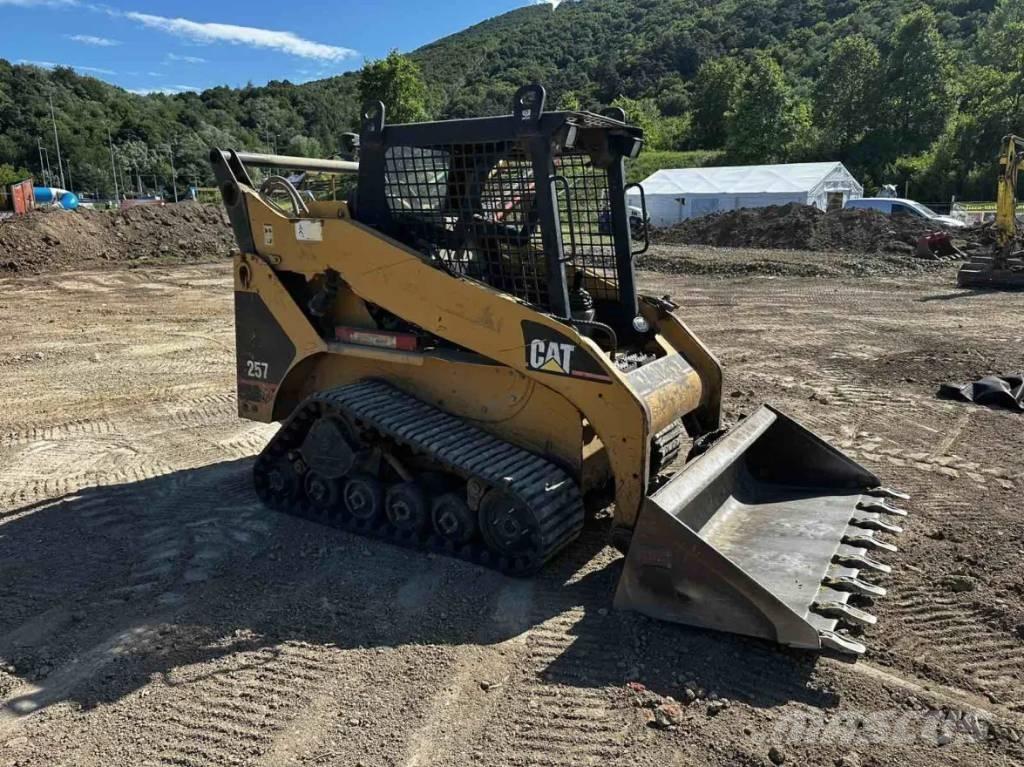 CAT 257 Încarcatoare cu excavator