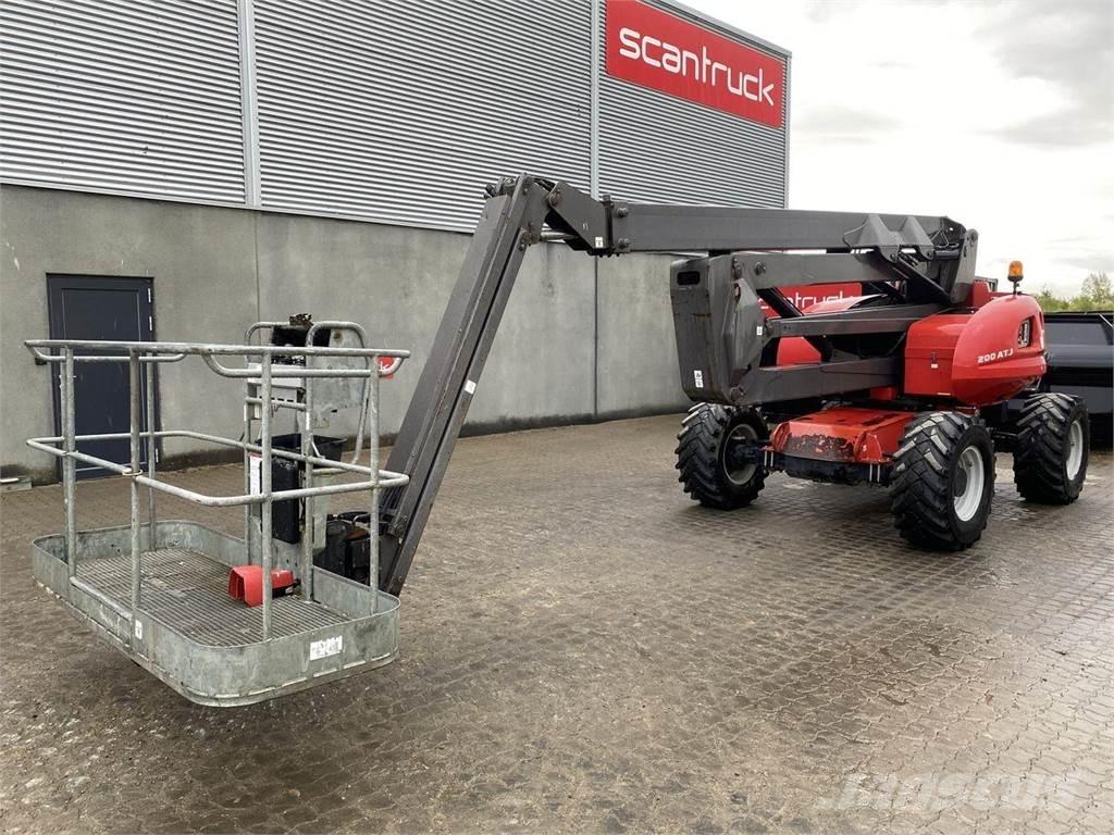 Manitou 200ATJ RC Nacele cu brat articulat