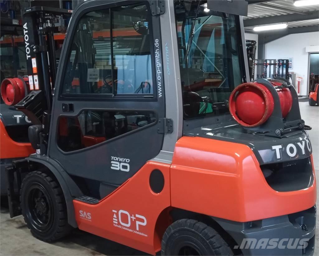 Toyota 02-8FGF30 Stivuitor GPL