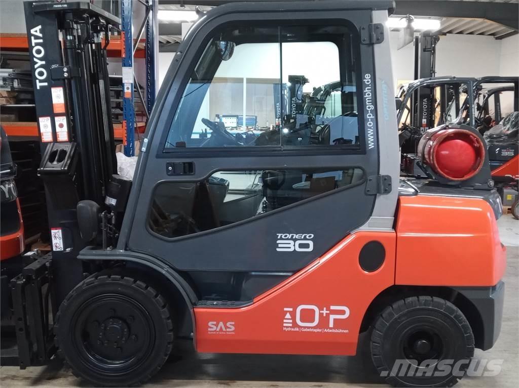 Toyota 02-8FGF30 Stivuitor GPL