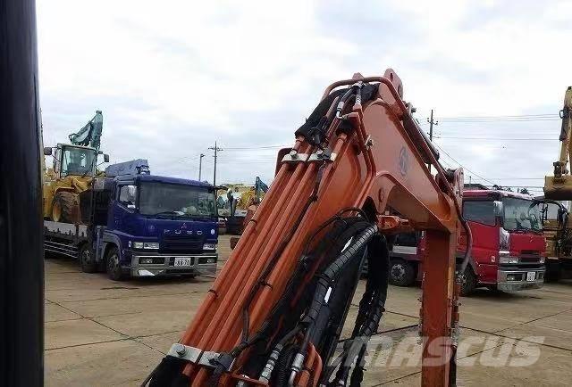 Hitachi 30 Mini excavatoare < 7t