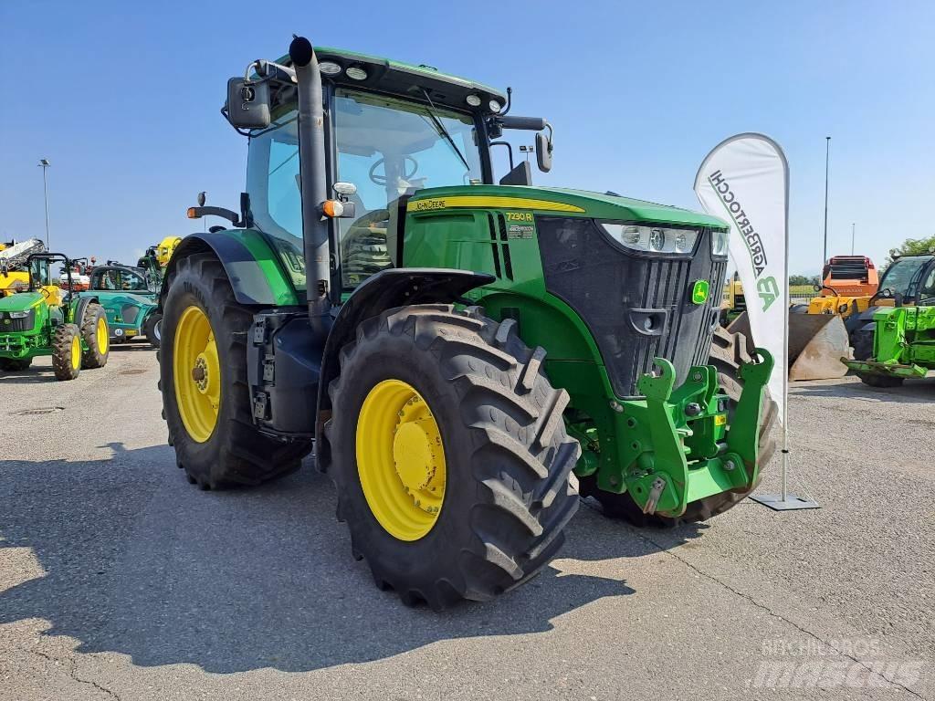 John Deere 7230 R Tractoare