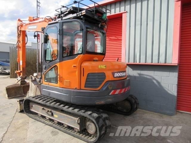 Doosan DX 85 R-3 Excavatoare 7t - 12t