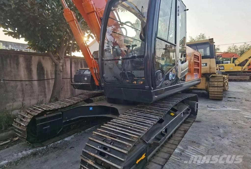 Hitachi ZX 200 Excavatoare pe șenile
