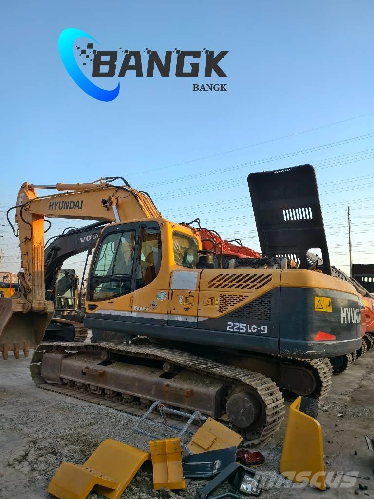 Hyundai 225LC-9T Excavatoare pe șenile
