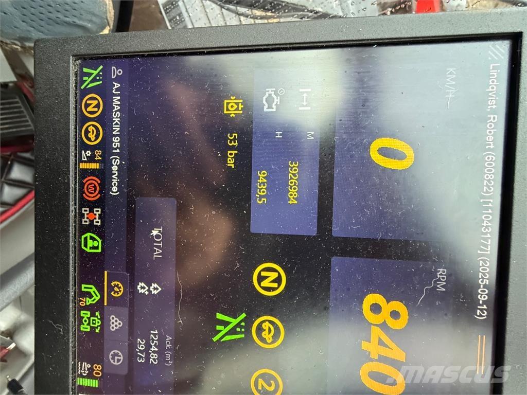 Komatsu 951 Combine forestiere