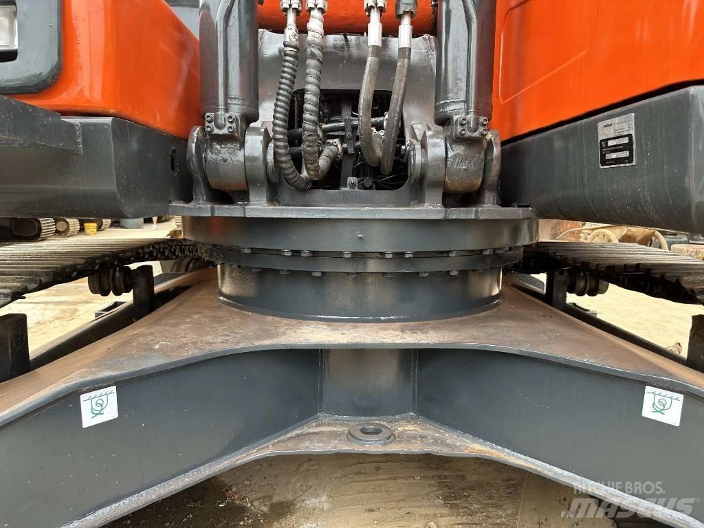 Doosan DX225LC-9C Excavatoare pe șenile
