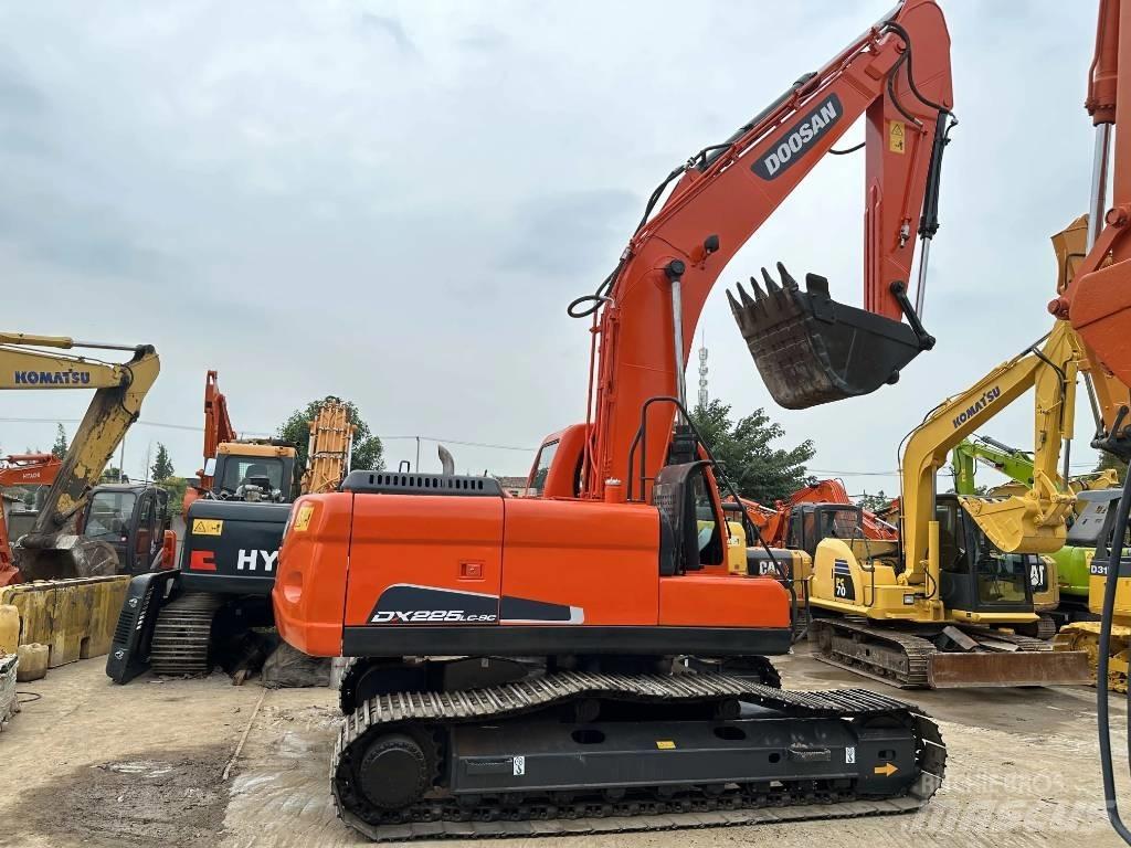 Doosan DX225LC-9C Excavatoare pe șenile
