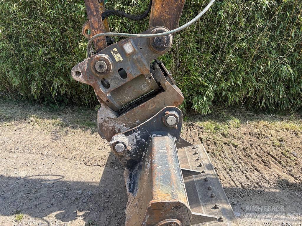 JCB JZ 140 LC Excavatoare pe șenile
