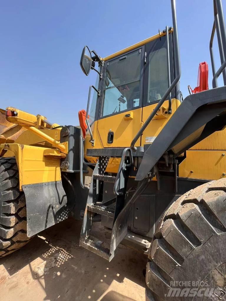 Komatsu WA 380 Incarcator pe pneuri