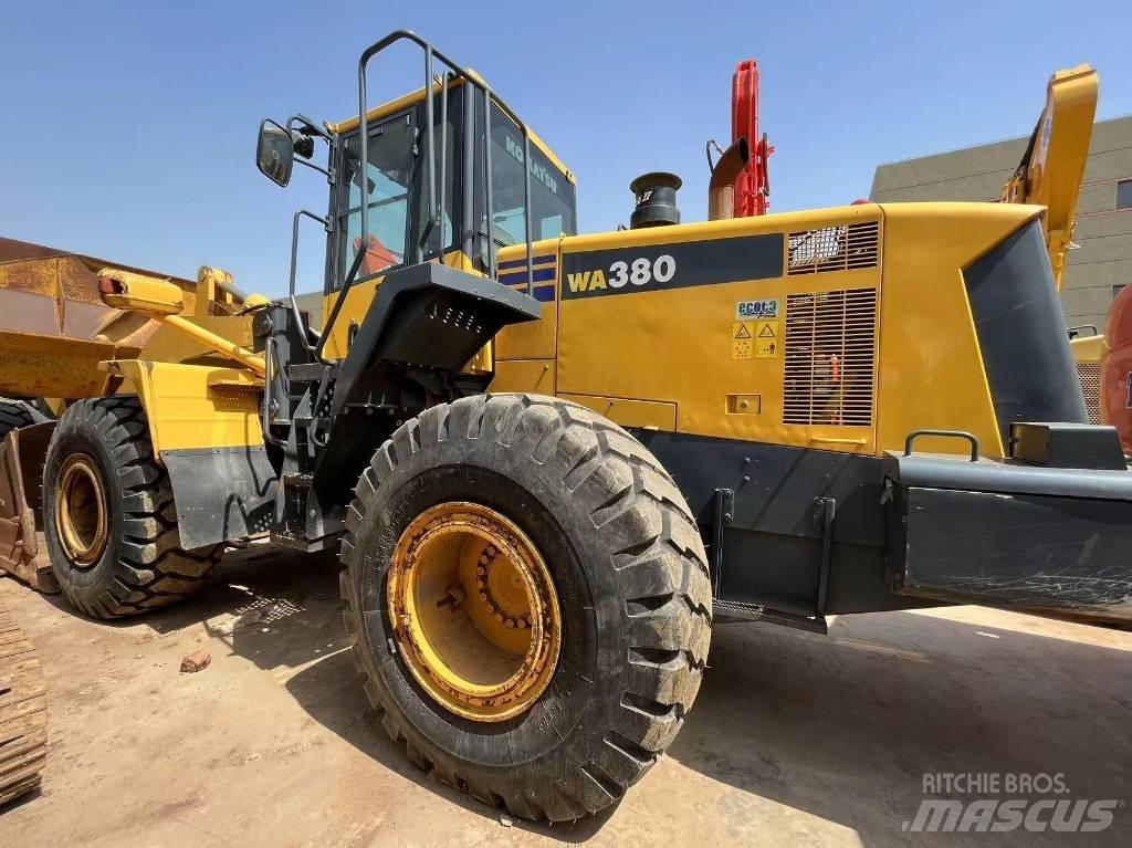 Komatsu WA 380 Incarcator pe pneuri
