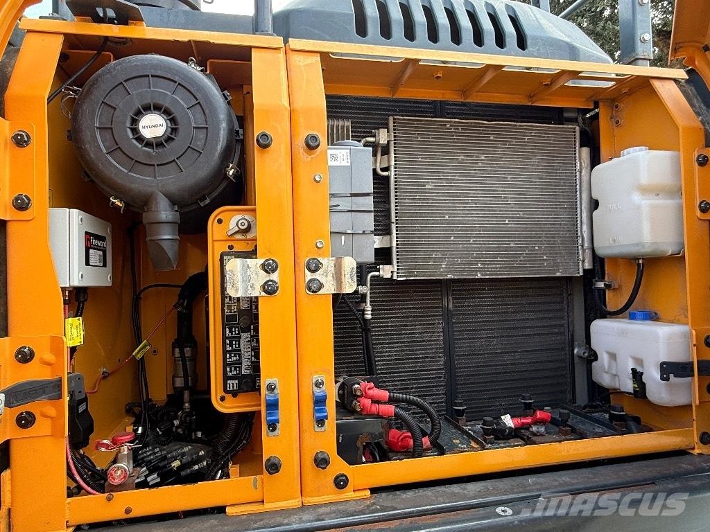 Hyundai HX220AL Excavatoare pe șenile
