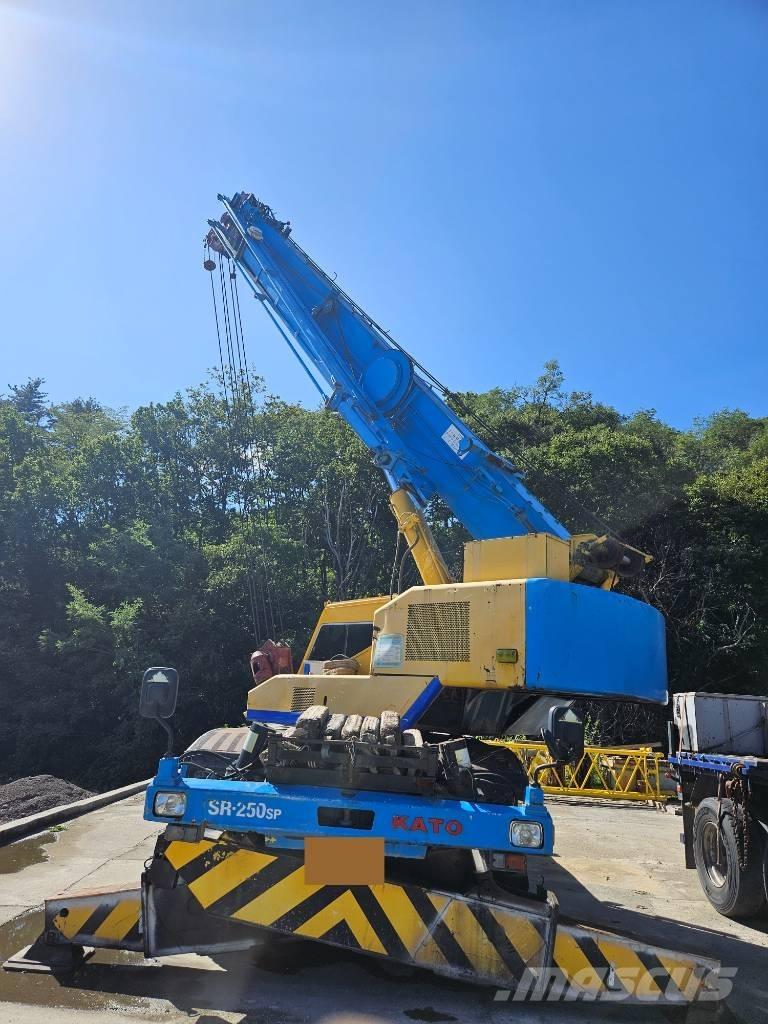 Kato KR 25 H V-2 Macara teren accidentat