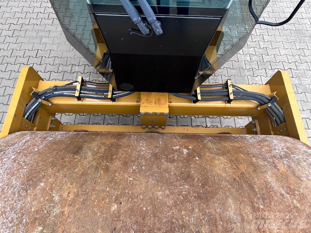 CAT CS66B Compactoare monocilindrice