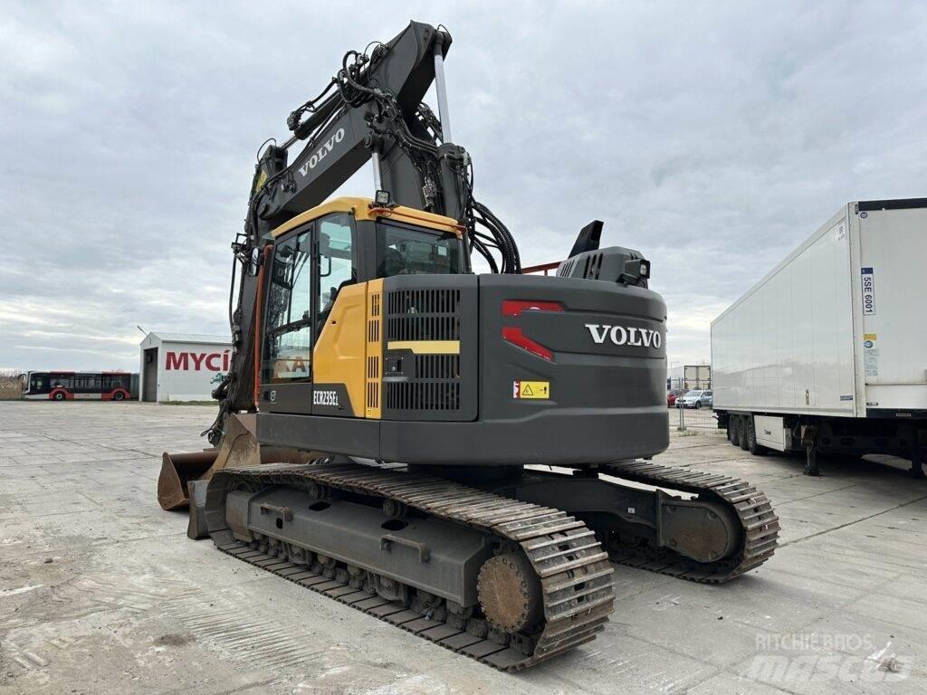Volvo ECR235EL Excavatoare pe șenile
