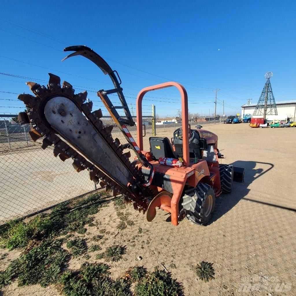Ditch Witch RT 45 Excavatoare de santuri