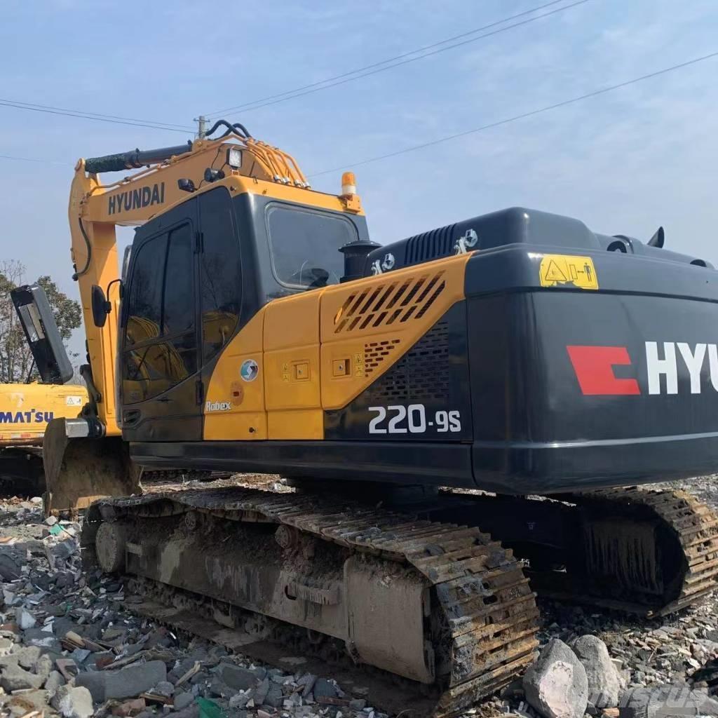 Hyundai 220LC-9S Excavatoare pe șenile
