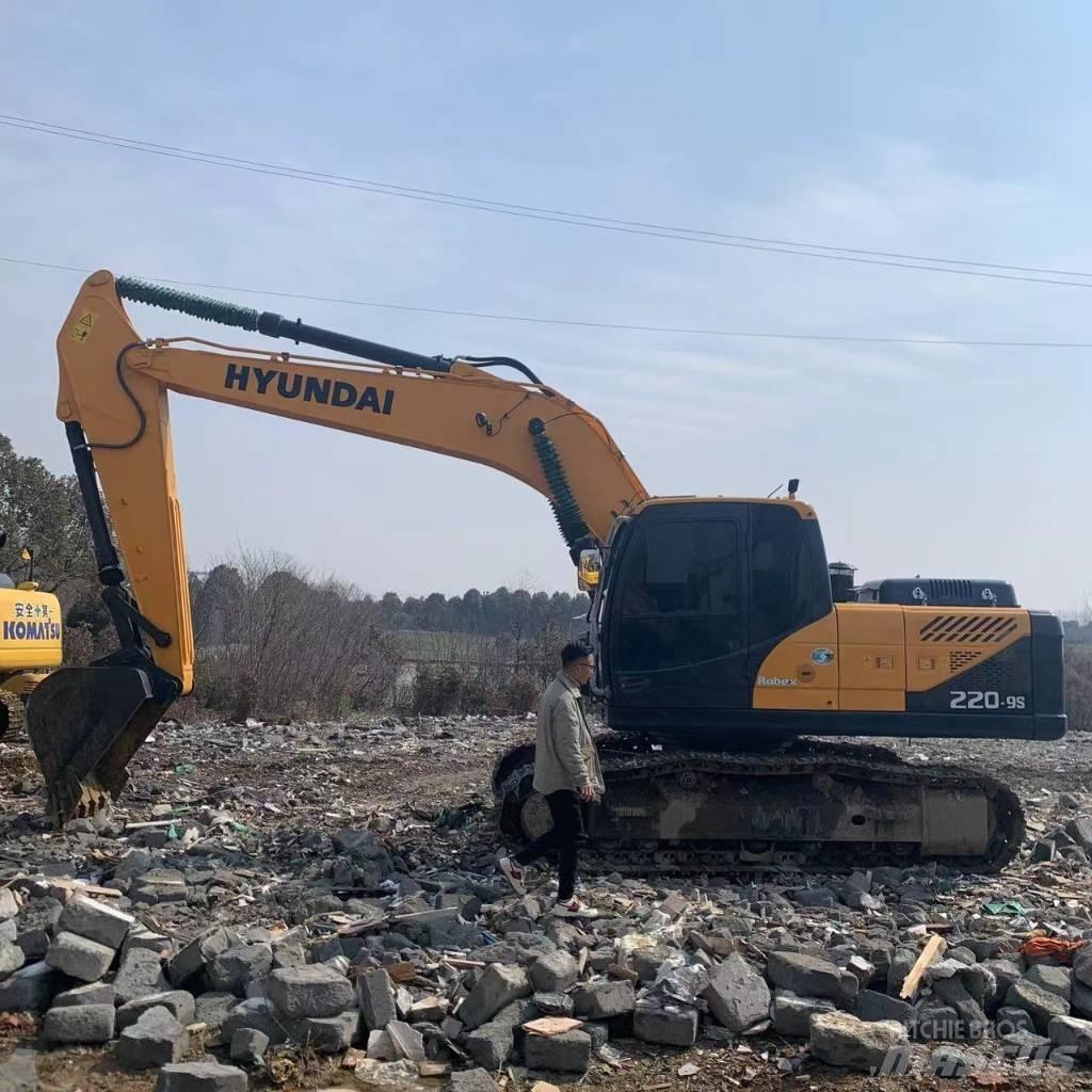 Hyundai 220LC-9S Excavatoare pe șenile
