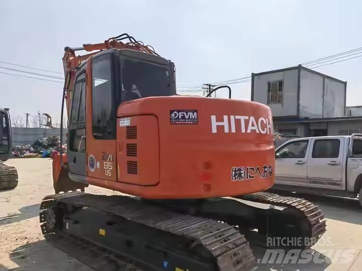 Hitachi ZX135 Excavatoare pe șenile
