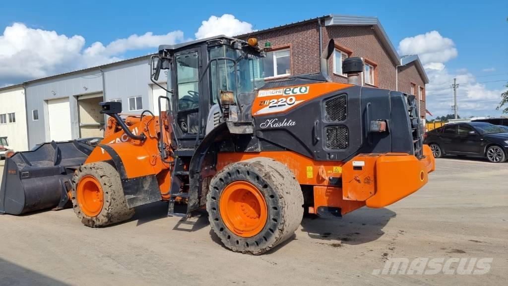 Hitachi ZW 220-6 Incarcator pe pneuri