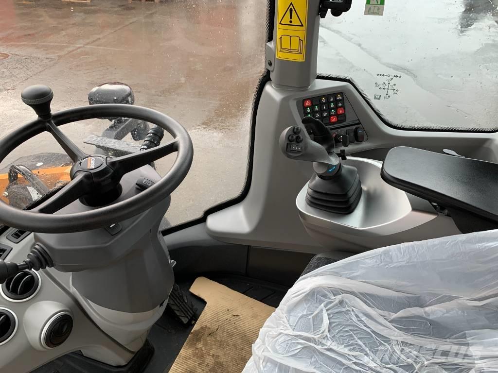 CASE 721 G+ Incarcator pe pneuri